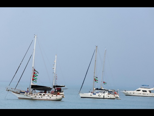 Flotilla: 'Colpiti da sospetto drone'. Ma la Tunisia smentisce