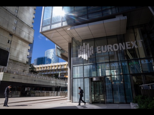 Borsa: l'Europa migliora con Wall Street, Milano +0,7%