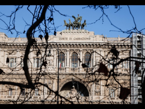 Unioni Civili, Cassazione apre all'assegno di mantenimento
