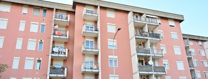 Varese, il camper di Aler nei quartieri