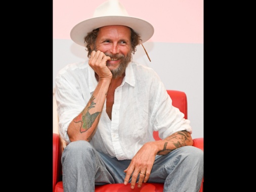 Jovanotti, umilmente mi unisco agli studenti che manifestano