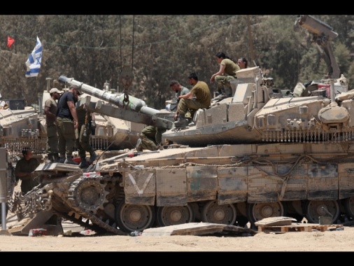 Media, 'tank Israele avanzano a 3 km da centro Gaza City'