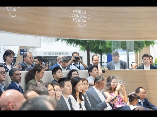 Wef, economia mondiale d'ora in poi perturbata, bassa crescita