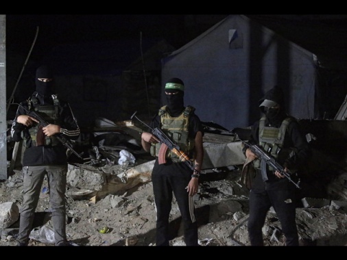 Hamas, 'a noi controllo a interim Gaza, non disarmiamo per ora'
