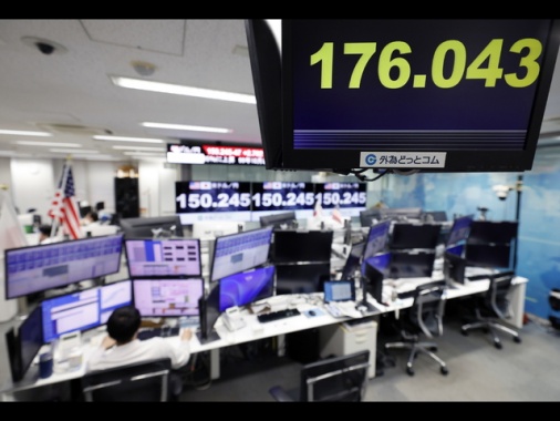 Borsa: chiusura record in Asia, si allentano tensioni su dazi