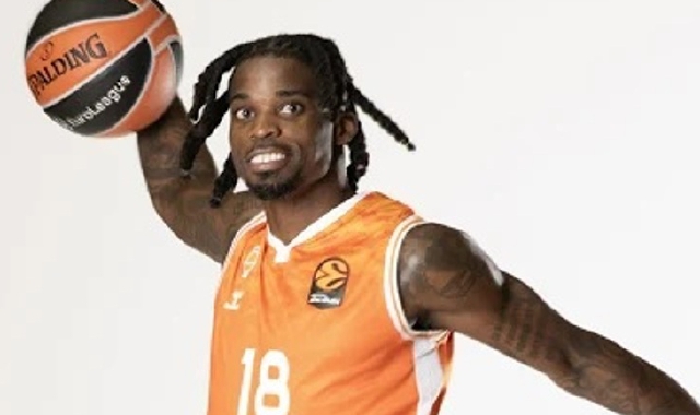 Il nigeriano Ike Iroegbu, 30 anni: è stato liberato qualche giorno fa dal   Valencia. Nel 2022/23 produsse 15,2 punti e 2,7 assist di media a Treviso