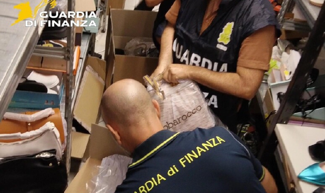 Prodotti taroccati: occhio agli acquisti online