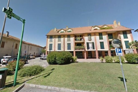 Maschera e pistola, bandito in farmacia: arrestato