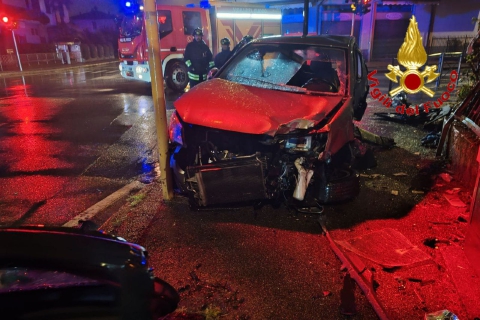 Schianto in auto, cinque ragazzi feriti a Cassano