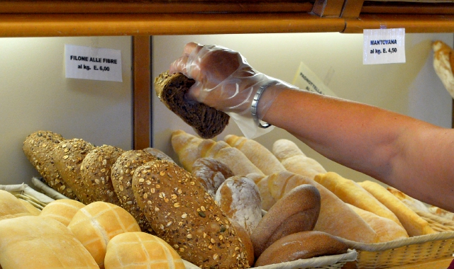 «Sconto sulla Tari a chi dona cibo avanzato»