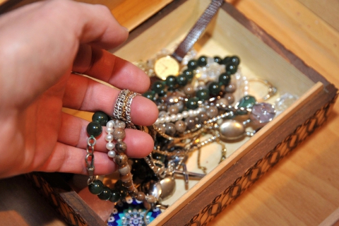 Finta rapina dal Ceccuzzi per rubare nelle case dei bustocchi