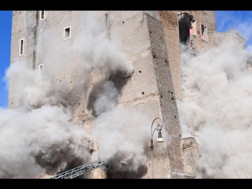 Prefetto Roma, operaio sotto le macerie è vivo