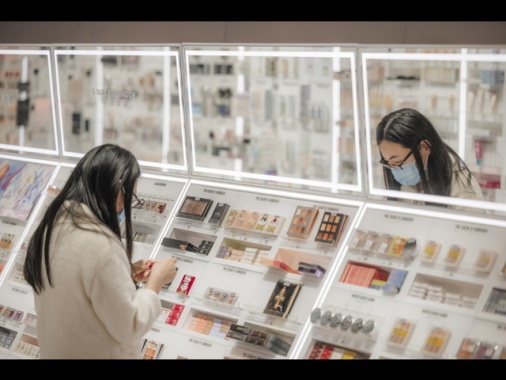 Anche AliExpress nel mirino di Parigi per bambole sessuali