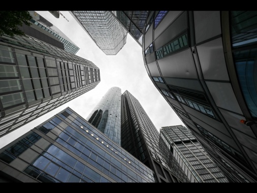 Borsa: Europa negativa, future Usa deboli, Milano -1,2%