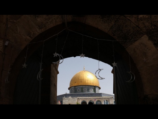 Media, 'coloni israeliani assaltano Moschea Al-Aqsa'