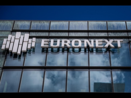 Borsa: Milano tiene grazie a Ferrari, Lottomatica ed Enel