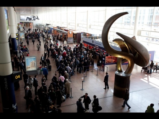 Aeroporti di Bruxelles e Liegi nuovamente chiusi per droni