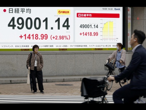 Borsa: bene l'Asia con i tecnologici, svetta Hong Kong