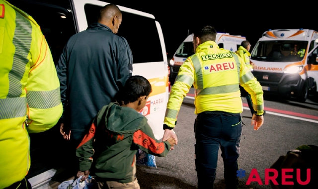 L’arrivo delle famiglie all’aeroporto di Milano Linate