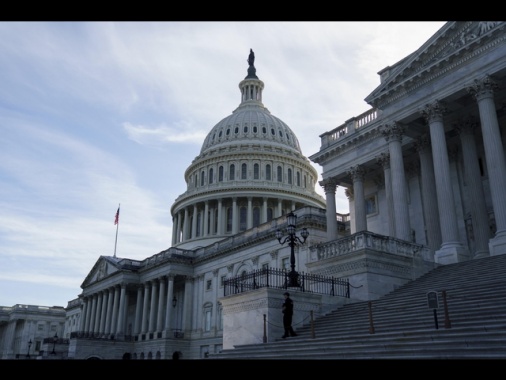 Senato Usa approva misura per mettere fine a shutdown