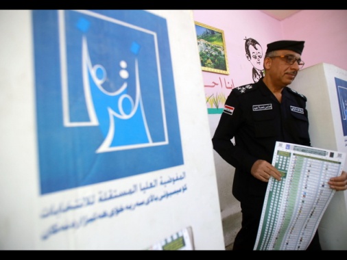 Seggi aperti per le elezioni legislative in in Iraq