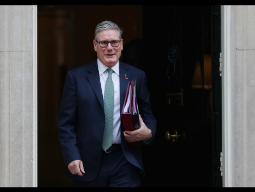 Starmer ribadisce difesa di 'una Bbc forte e indipendente'