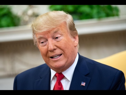 Email Epstein, 'Trump ore a casa mia con una ragazza'