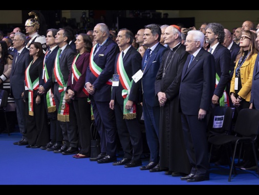 Mattarella, non possiamo trascurare le nuove povertà