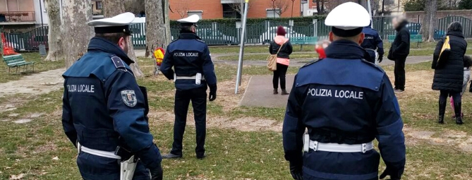 Al parchetto con il coltello: 19enne nei guai