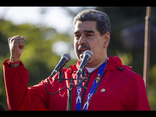 Maduro, 'agli Usa diciamo lasciate stare il Venezuela'