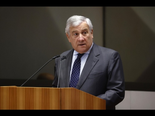 Tajani, Cgil pensa più a far politica che a tutelare lavoro