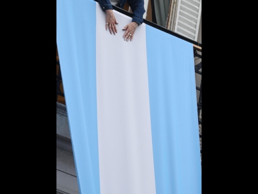 Forte esplosione in una zona industriale di Buenos Aires