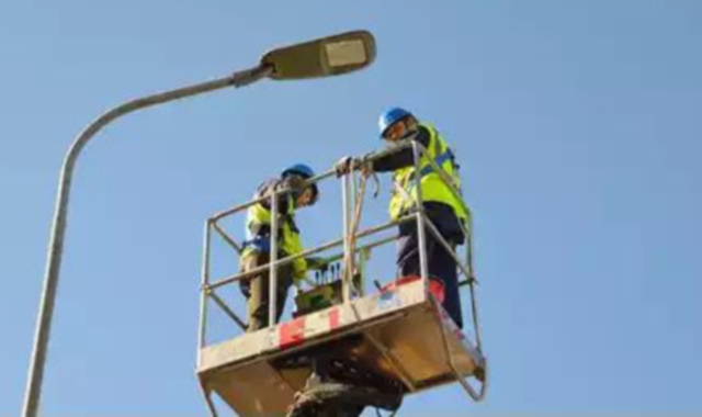 L’intervento sull’illuminazione pubblica a Lavena Ponte Tresa