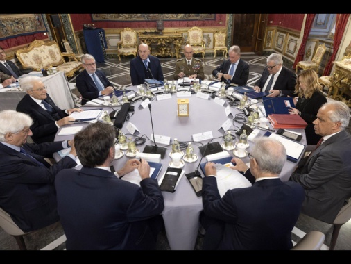 Crosetto 'dalla guerra ibrida rischi catastrofici'