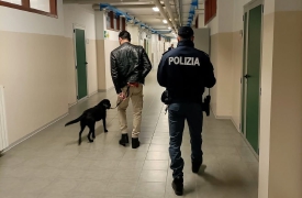 Controlli a scuola: niente droga tra i banchi