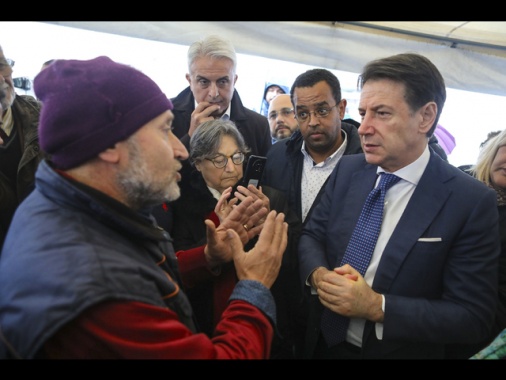 Conte, con la guerra al Quirinale FdI distrae l'attenzione