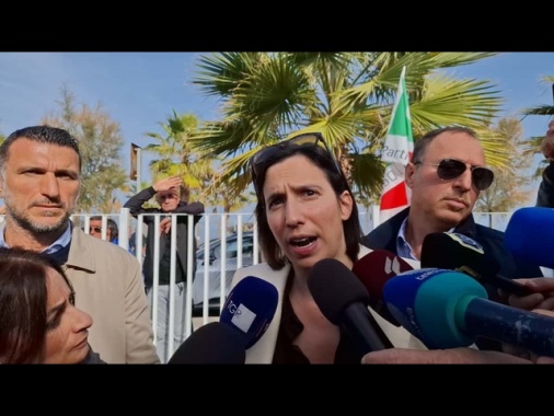 Schlein,Urso si faccia da parte.Dell'ex Ilva se ne occupi Meloni