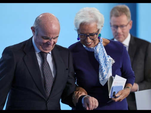 Guindos (Bce), 'la crescita europea va meglio del previsto'