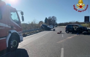 Scontro frontale tra due auto a Paruzzaro