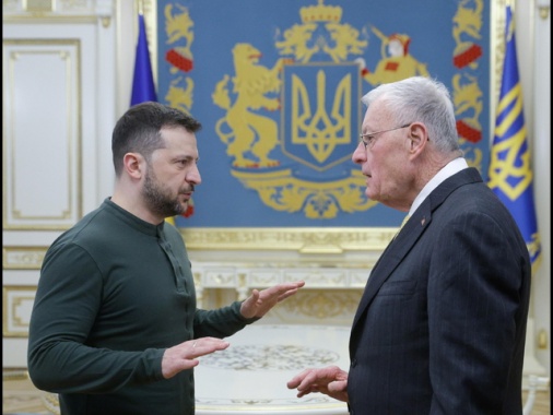 Media, 'Zelensky potrebbe andare in Usa a discutere piano'