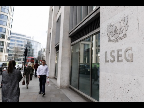 Borsa: l'Europa apre invariata, attesa per verbali della Bce