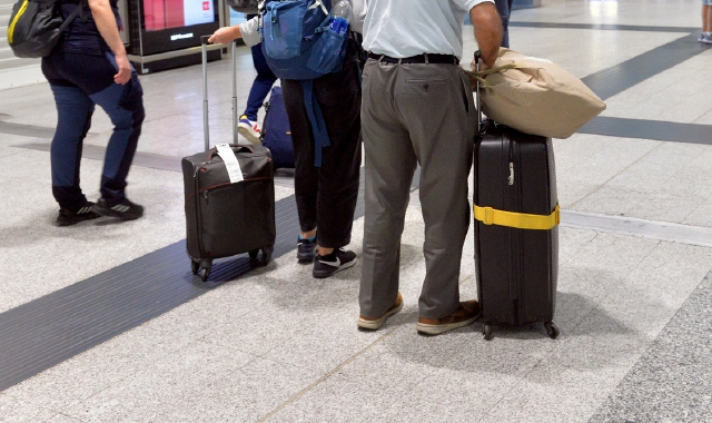 Turisti derubati, sparisce anche un drone: due arresti a Malpensa