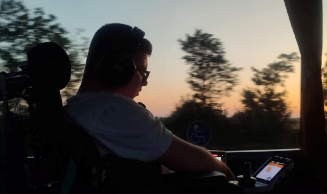 Folla per l'ultimo saluto ad Alessio