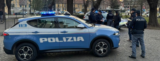 Baciò bambina fuori dall'asilo, torna libero