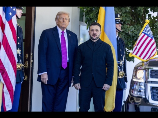 Trump, Usa disposti a contribuire nell'assistenza a Kiev in un accordo di pace