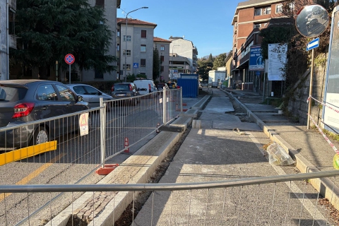 Pista ciclabile in viale Belforte. Scoppia la protesta
