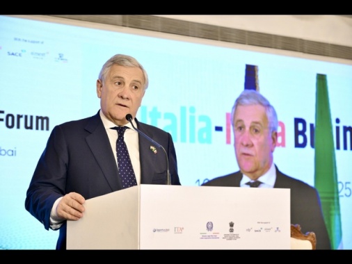 Tajani, Gedi? C'è libero mercato, ma meglio se resta in mani italiane