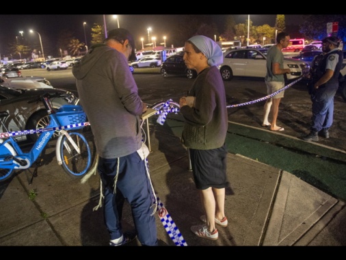 Media, nella sparatoria a Bondi Beach ucciso il rabbino di Sydney
