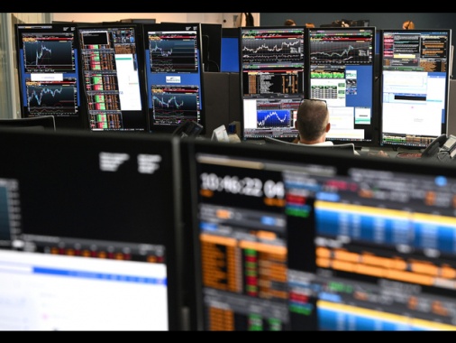 Lo spread tra Btp e Bund apre in lieve calo a 68 punti