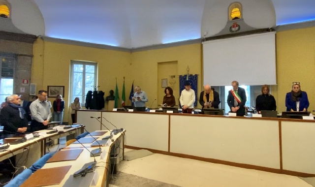 La benedizione nella sala del Consiglio comunale di Busto Arsizio